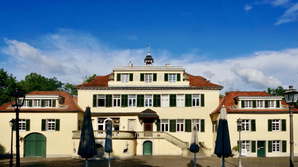 Schloss Eulenbroich Frontansicht Totale